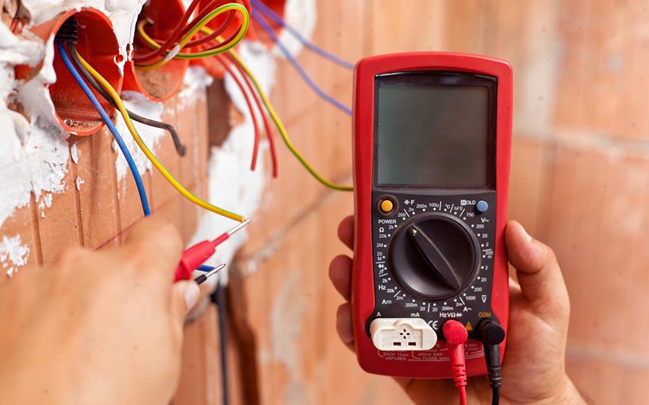 monteur électricien Ons-en-Bray